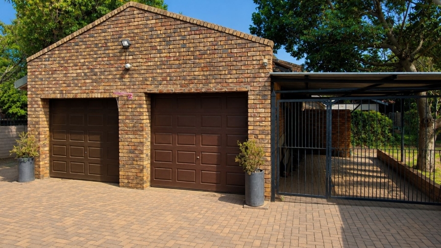 3 Bedroom Property for Sale in Safari Gardens North West